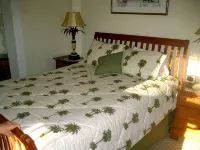Quaint Bungalow Minutes From Downtown, Harbor, Shops - 3-Star