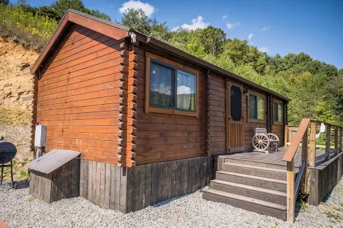 The Overlook Cabin near Grayson Highlands - Arcade & Theater