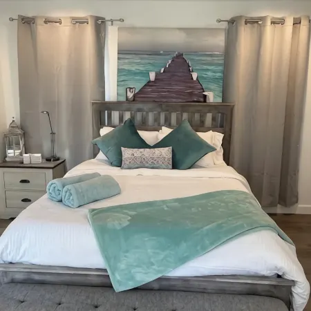 Gorgeous 2 bedroom 2 bath Near SoFI