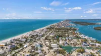 Explore Manasota Key, Walk to beach, bikes, kayaks in charming 1-bedroom cottage - 비치