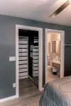 Modern Minimalist Home 4BR 5 Beds, AC Comfort & Wifi - 4-Star