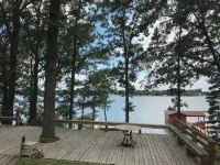 Lakehouse Getaway! Hotels in Camp County