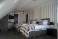 Kirks Korner Motel - Motels