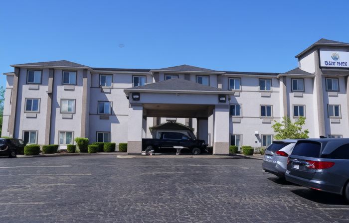 Luxury Inn & Suites Troy