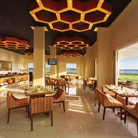 Hotel Naveen Lakeside