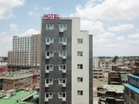 Hotel Joy Near Camp Humphres - Kitchens