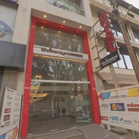 Hotel Shrimmaya