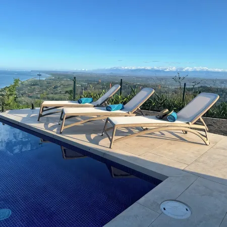 Luxury Villa w/ Ocean, Mountain Views, King Suites & Hot Tub - Sleeps 10