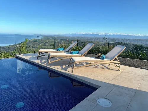 Luxury Villa w/ Ocean, Mountain Views, King Suites & Hot Tub - Sleeps 10 - Dağ Manzaralı
