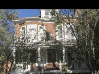 Attic Apartment in Leafy Roland Park Hotels near OXOXO Gallery