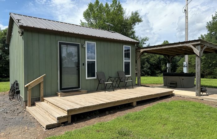 Cozy Retreat w/ Hot Tub, Fire Pit & King Bed