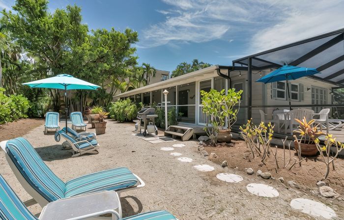 Captiva Mermaid Pool House - Beachside of Village Center
