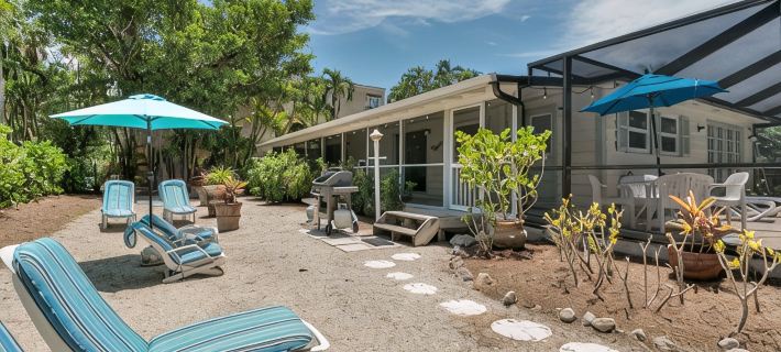 Captiva Mermaid Pool House - Beachside of Village Center Hotels in Captiva