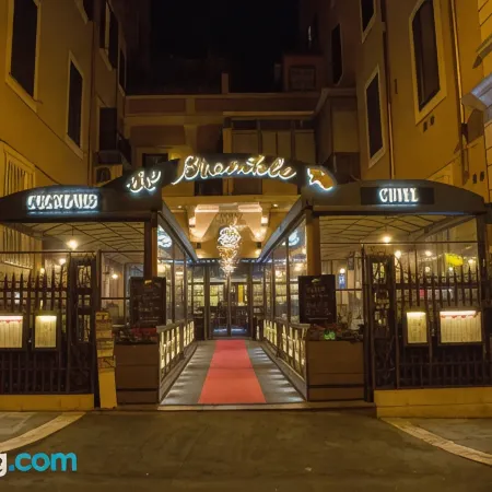 Alessandro Palace & Bar