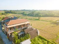 Pondok Lulik Seseh Beach Hotels near Seseh