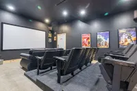 Waldens Creek Hideaway on the farm with theater room and hot tub. - Farmhouses
