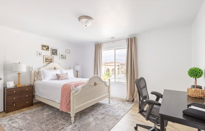 Spacious Luxury Highland Townhome • Home Theater •Sleeps 6 • Walk to Splash Pad