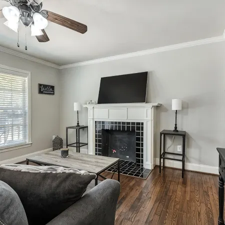 La Casa Roja - Pet-Friendly - 3Br Home - Walk to Castle & Downtown Waco