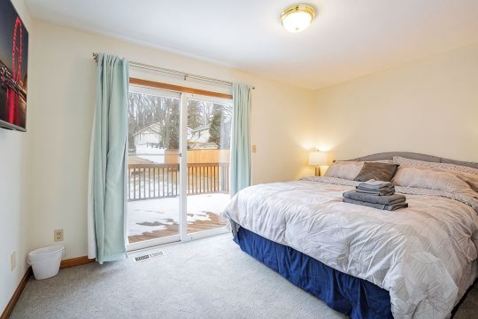 2 King Beds • Sleeps 10 • Garage • Dog Friendly