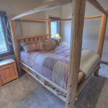 Big Sky, Garage Access, Hot tub, Wifi, Fully Paved Roads in New Development