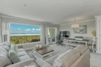 Oceanfront 2rd floor Balcony 2 blocks to Turnaround-Work Remotely - 4-Star