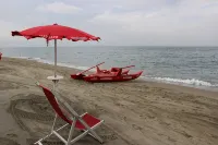 Ostia-apartment 50 mt from the beach, near historic center-sea view