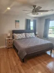Spacious Beach Home - Steps to Ocean, Dining & Entertainment - Homestays