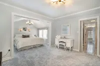 Charming 4-bedroom cottage in South Haven -- 2 miles from beach and downtown. - Country Houses