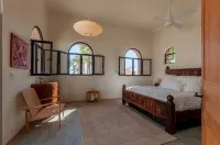 Casa Del Arte - a modern desert oasis ft. in Vogue - Boutique
