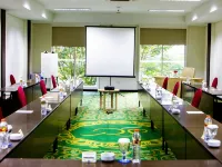 Days Hotel & Suites by Wyndham Jakarta Airport Hotels near Benteng Stadium