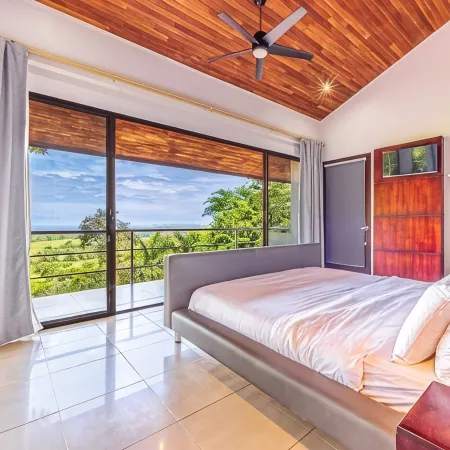 Exotica-All Suite House & Killer Views. On-site Staff-Gated Community-Paved Road