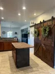 Spacious 5-bedroom country home in serene Williamstown near the Ark and lake - 4-Star