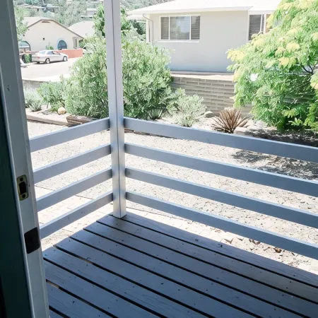 Perfectly located with 2 bike cruisers available to help you explore the town!
