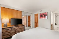 Vista Serenity: Cozy Kiva, mountain views, 3 minutes from downtown - con vistas a la montaña