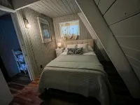 Cozy 3-bedroom cabin near beautiful Harbor Springs