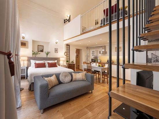 Mascagni Apartment - Palazzo D'Ambra Historical Residence