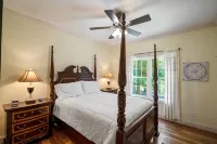 Family Resort! MINI GOLF, heated pool, lakefront, hot tub, game room & theater! - Balkoner