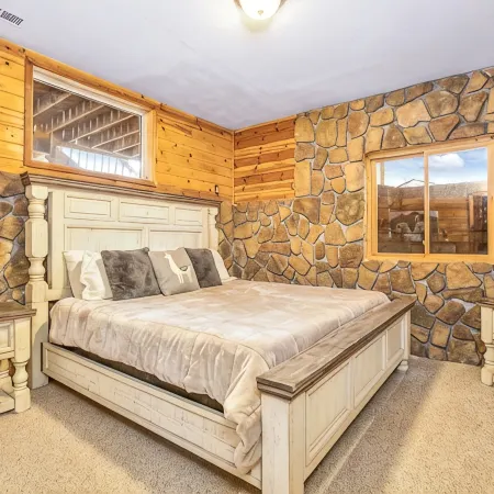 Feels Like Home Mountain Cabin on 40 Acres
