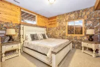 Feels Like Home Mountain Cabin on 40 Acres - Chalets