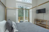 Riverfront Cabin, Hot tub, Fire Pit, Grill, Wi-Fi, Private, Fishing, Swimming - Wifi