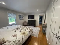6-bedroom vacation home just a 5-minute walk to Lake Michigan