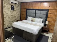 BRICK ROCK HOTEL AND SUITES - СПА