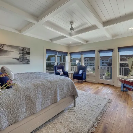 Stunning Lakeview Home with 5 Bedrooms and 6k SqFt of Modern, High-End Amenities