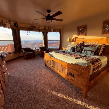 KOKOPELLI HOUSE-Enchanting/Luxurious Desert Southwestern Home w/Panoramic views!