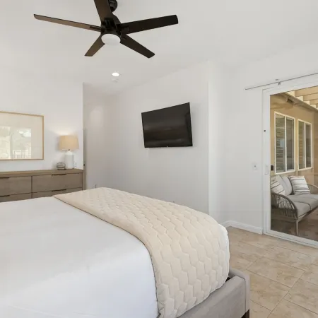 Tranquil Hideaway by GPM - Private Pool +Golf Views +Tennis +Walk to Festivals