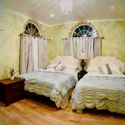 4BR 2BATH 7BED WOLLASTON BEACH.NearBOSTON1 Rooms