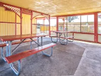 Travelodge by Wyndham Turlock Hotels in Turlock