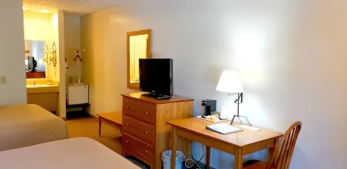 Lodging on the Square - 2-Star