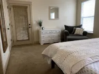 TJ Rancher home, private yard, king beds, 2.5 bath - Boutique