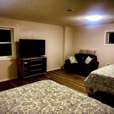 Newly Remodeled River Cabin close to Ft Leonard Wood